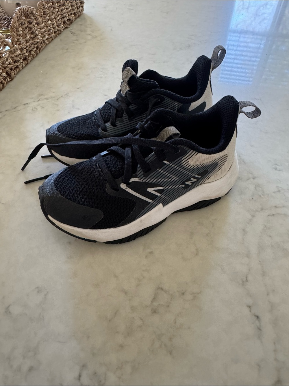 Kids size 12 New Balance Rave Run V2